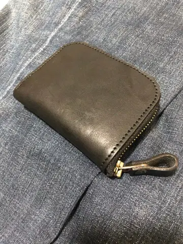 블랙 컬러 가죽 지퍼 지갑 탄닌 무두질 소가죽