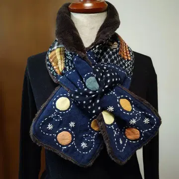 보아 포함된 무늬 누빔 넥워머