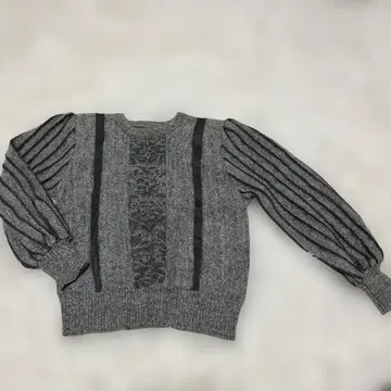 그레이 퍼프 슬리브 니트 스웨터