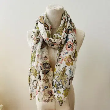 에트로 린넨 실크 스톨 화이트 계열 페이즐리 꽃