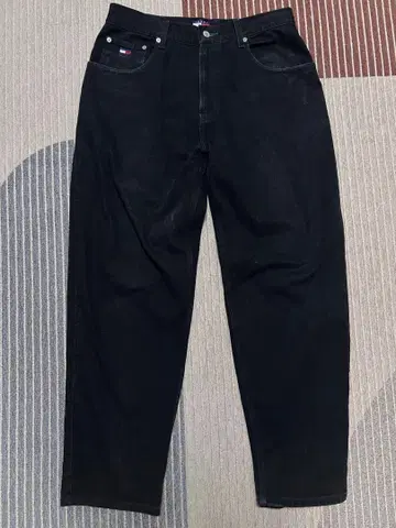 TOMMY JEANS 블랙 데님 90s