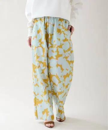 VERMEIL par iena 플라워 프린트 턱 이지 팬츠