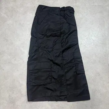 24AW 정가 약 2만 emmi 비대칭 디자인 랩스커트 나일론