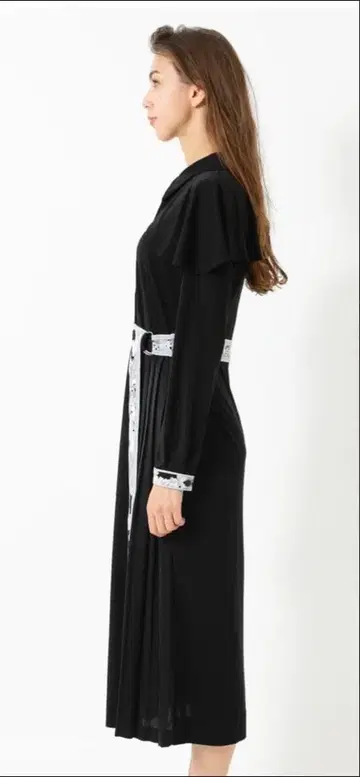 레오나르 2024-2025 새상품급 롱 원피스 198,000