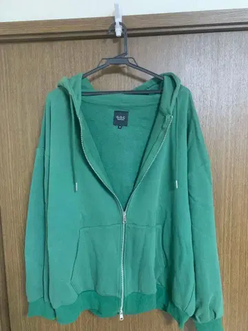 G.O.C 벌룬 지퍼 후드티