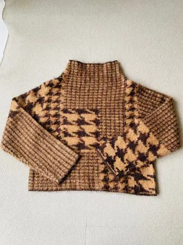 Ray BEAMS 체크 무늬 하이넥 니트