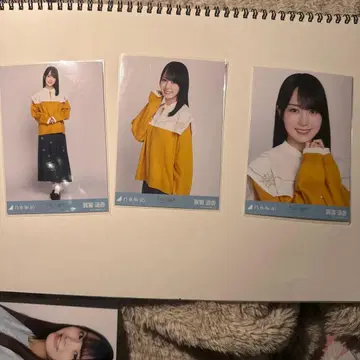 노기자카46 카키 하루카 브로마이드 카라 부착 코디 컴프