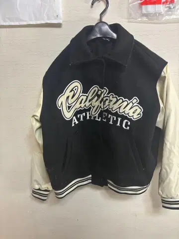 바시티 자켓 S 사이즈 블랙/크림