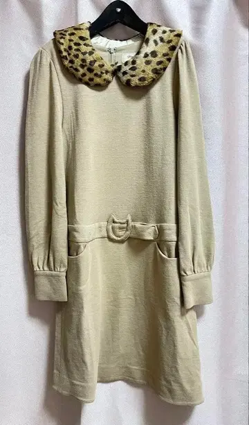 프랑슈리페, 고양이 모티브 벨트 베이지 원피스 탈부착 카라 포함