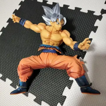 초사이어인 갓 초사이어인 손오공 피규어