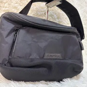 알파카 메신저 백 블랙 미사용품 10L USB 포트 포함