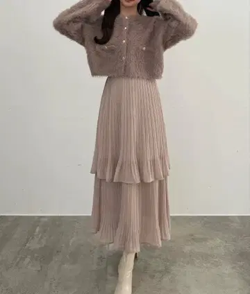 골드 버튼 샤기 니트 가디건 + 플리츠 스커트 set