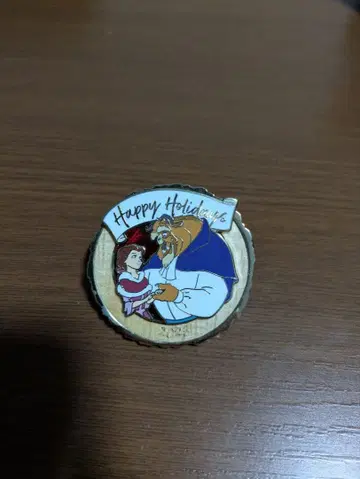 미녀와 야수 홀리데이 핀 배지
