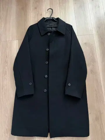 유니클로 블랙 코트