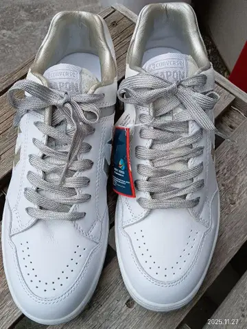 새상품 CONVERSE 화이트 실버 스니커즈