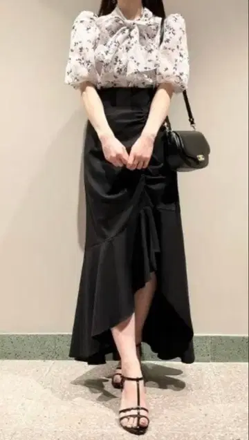 SNIDEL 셔링 슬릿 머메이드 스커트