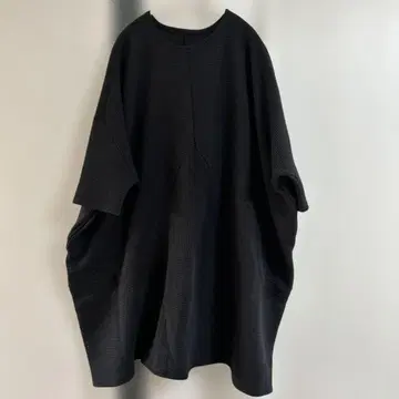 스트라이프 무늬의 오버 사이즈 원피스