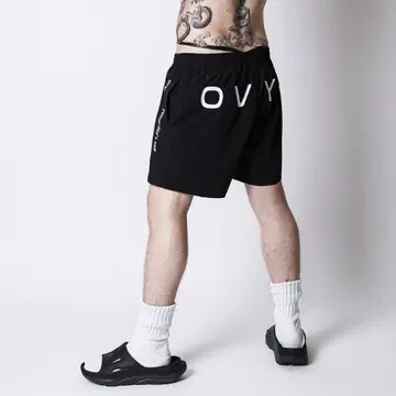 OVYS 로고 블랙 숏팬츠