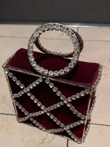 SWALOVSKI 와인 레드 박스형 파티 백