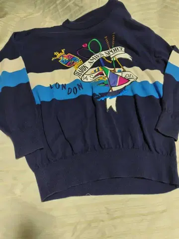 하디 에이미스 SPORT 자수 니트