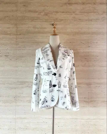 [ Regina Romantico ] 자켓 아우터 화이트 올 패턴 38