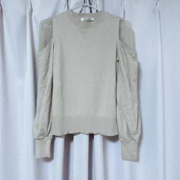 SNIDEL 시스루 숄더 니트탑 (베이지)