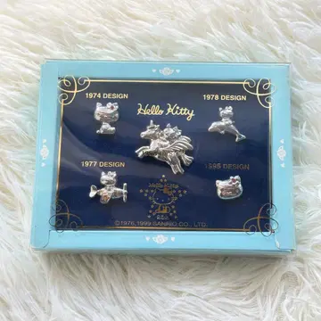헬로키티 25주년 핀 배지 세트 5개입 레트로 산리오