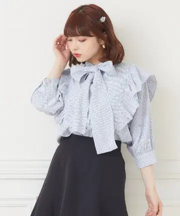 ems excite 로고 자수 보타이 블라우스