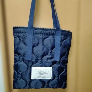 새상품급 FORME 퀼팅 토트백 네이비