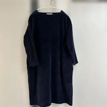 네이비 긴팔 원피스 루즈핏 실루엣