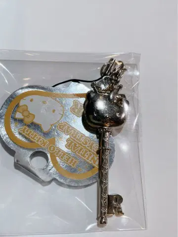 헬로키티 열쇠 모양 키링 스트랩 실버