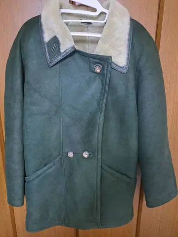 쉬어링 무스탕 코트 사이즈 40