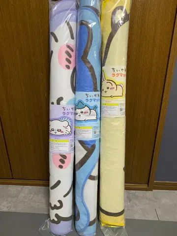 치이카와 (먼작귀) 러그 매트 ~눕기~ 토끼 모몽가 하치와레