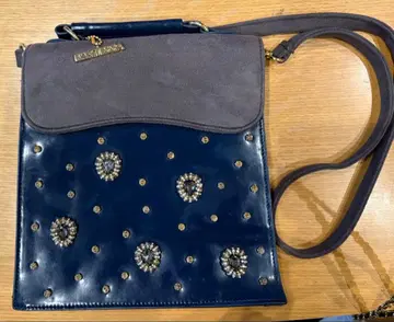 비쥬 장식 네이비 숄더백