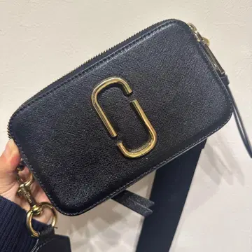 MARC JACOBS 블랙 숄더백