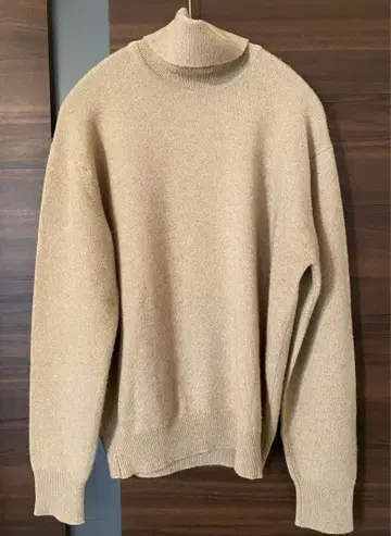 캐시미어 100% 베이지 터틀넥 니트 스웨터