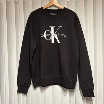 미사용급 Calvin Klein Jeans 블랙 맨투맨