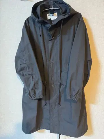 MHL 후드 부착 코트 블랙