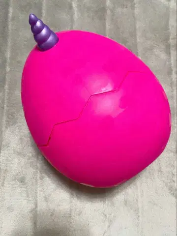 Rainbocorns egg / unicorn pink