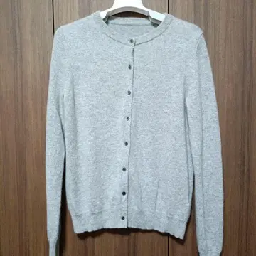 새상품급 유니클로 캐시미어 100% 그레이 긴팔 니트 가디건 M