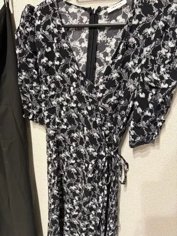 프레이 아이디 꽃무늬 랩 드레스