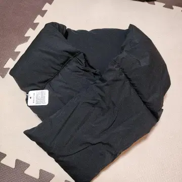 블랙의 포근포근 따뜻한 머플러