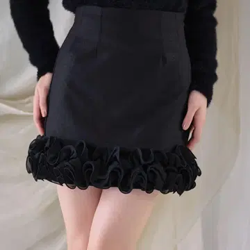 러플 헴 트윙클 스커트 블랙 M riu