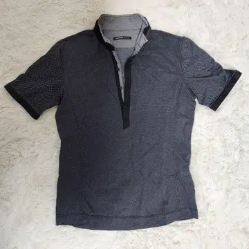 다크 그레이 체크 무늬 피케 셔츠