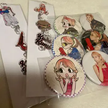 [ 새상품 ] 코다 쿠미 kkapp 스크래치 3 아크릴 키링 & 캔뱃지