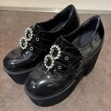 BUBBLES 더블 버클 통굽 신발 38