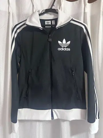 인기 adidas 블랙 트랙 자켓
