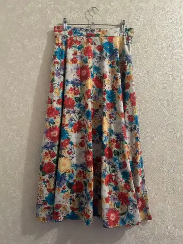 로이스크레용 꽃무늬 플레어 스커트 M사이즈
