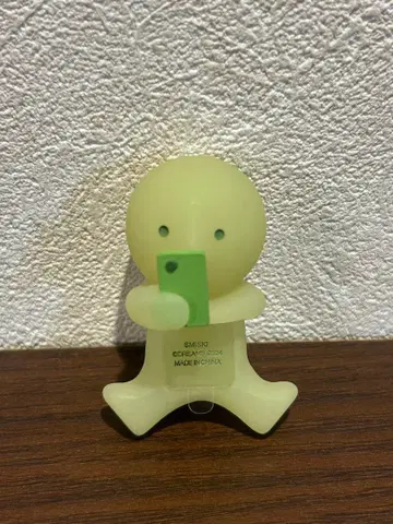 카메라를 든 피규어