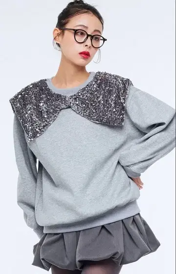 Narcissus 스팽글 리본 상의